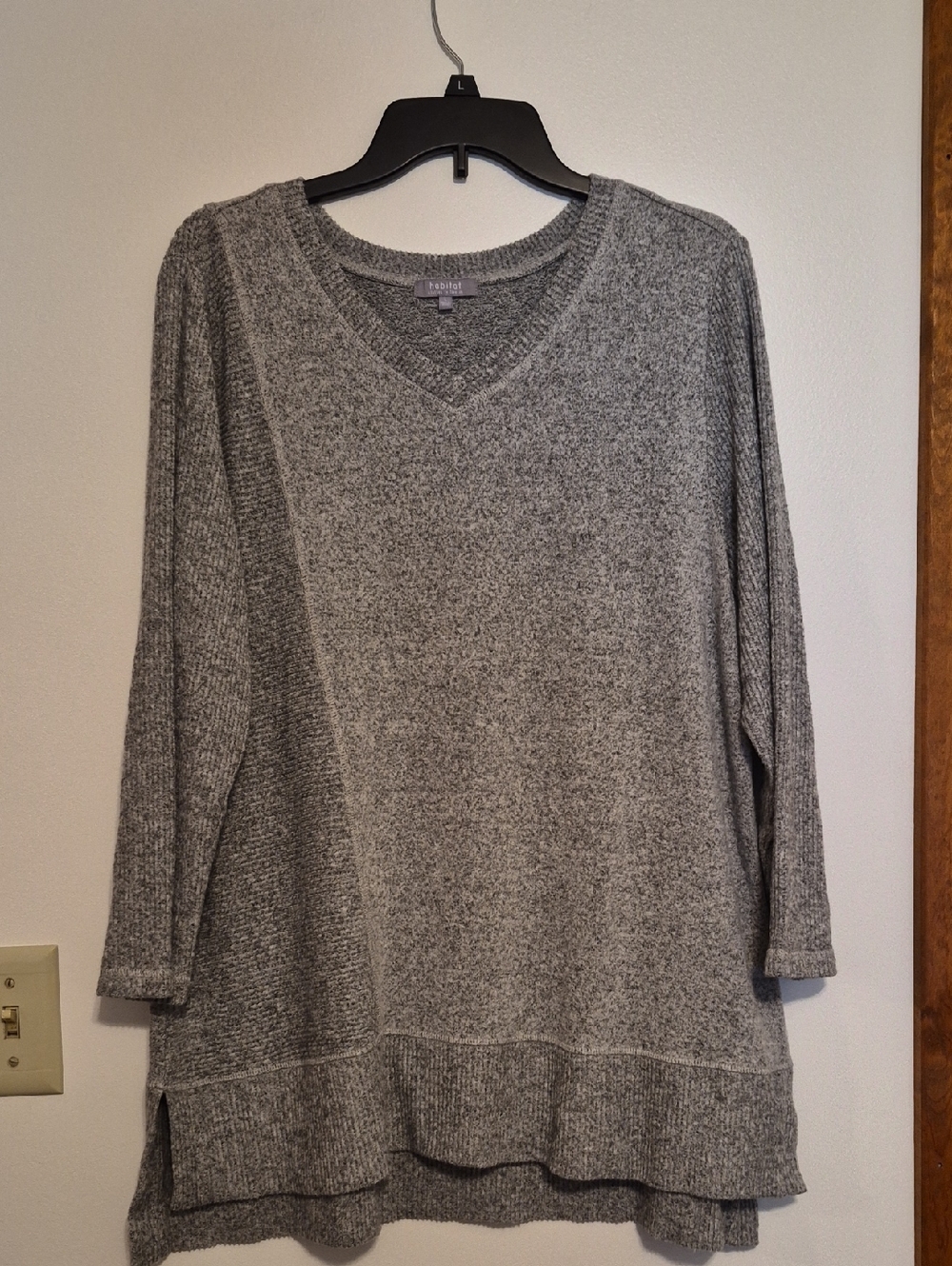 Habitat Gray V-Neck Knit Pullover Asymetrical Sweater SZ L